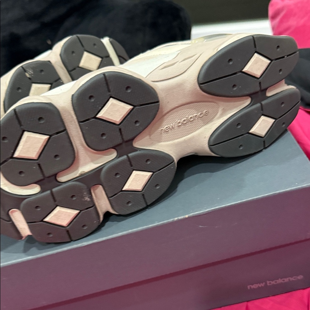 New Balance Cream and Navy Sneakers - Picture 3 of 7